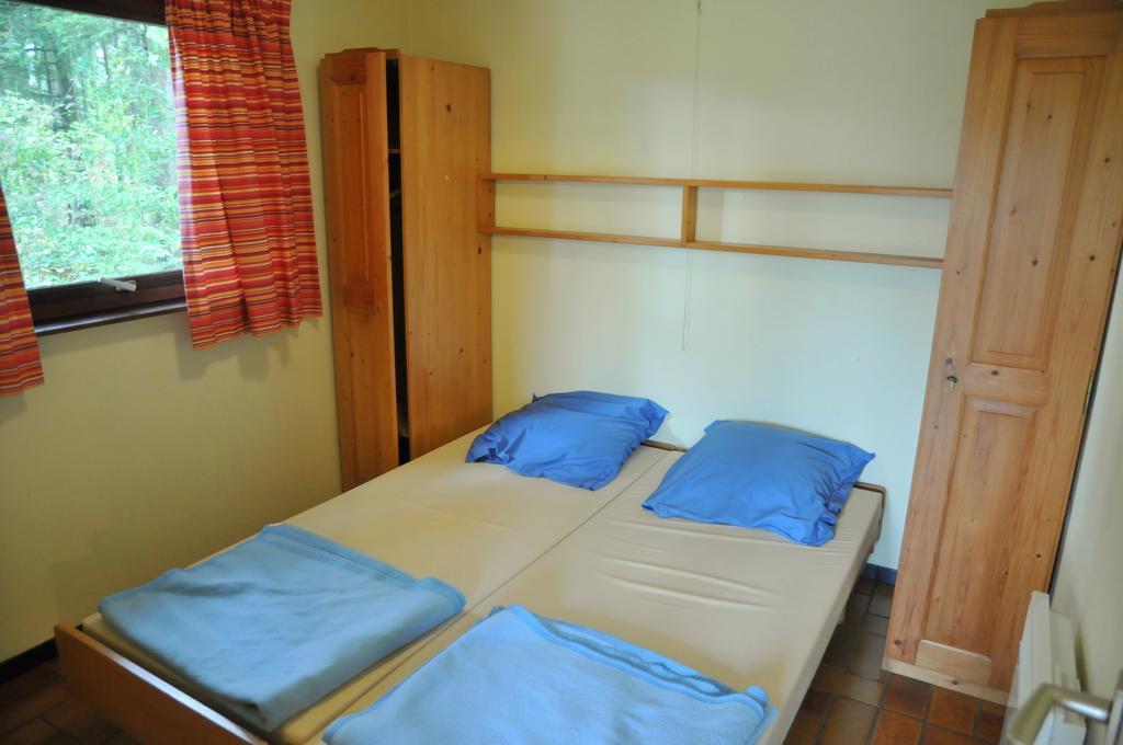 Village De Vacances De Vencimont Vonêche Δωμάτιο φωτογραφία