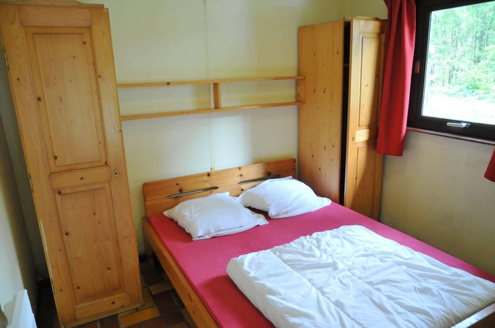 Village De Vacances De Vencimont Vonêche Εξωτερικό φωτογραφία